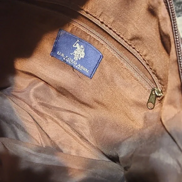 Brown Crocodile US Polo Embossed Leather Handbag - Picture 12 of 12